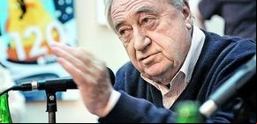 Charla entre un autor “disperso y egoísta” y sus fans porteños