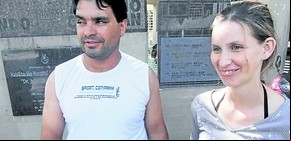 La beba dada por muerta al nacer, tiene neumonía pero sigue estable