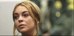 El padre de Lindsay Lohan intentó estrangular a su pareja