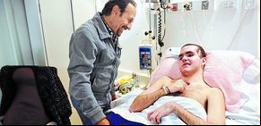 lla le dio fuerzas al chico que volvió a sonreír con sus gags