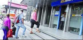 El Central intimó a los que sacaron dólares con tarjeta en el exterior