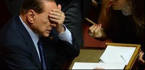 Berlusconi, abucheado