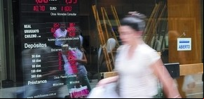 Más demanda del dólar-AFIP: promedia US$ 671 por persona