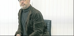 La primera persona, en inestable equilibrio