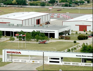 Honda paraliza la producción en sus dos plantas y suspende a 800 empleados