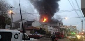Incendio en una fábrica de zapatos en Valentín Alsina