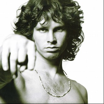 Jim Morrison: el ícono contracultural que hace 50 años encontró la muerte en una bañera de París