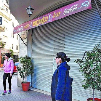Al final, el Británico no pudo aguantar y debió bajar la cortina