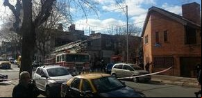 Un incendio en un edificio dejó a dos personas con principio de asfixia