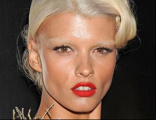 Eliminar las cejas, una tendencia que triunfa entre las famosas
