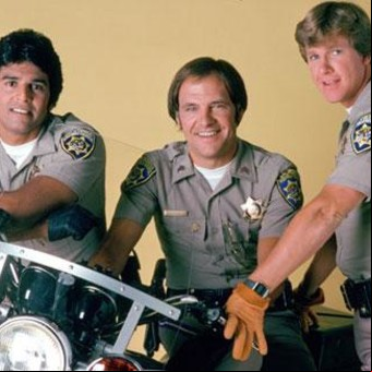 Chips, los inolvidables policías motorizados: historia de cómo Erik Estrada terminó como policía en la vida real