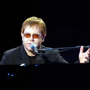 Elton John: las drogas estuvieron "muy cerca" de matarlo