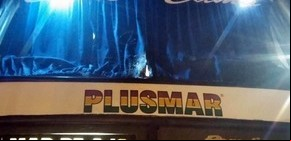Le rompieron el parabrisas a pedradas a un micro que iba a la Costa