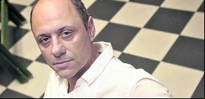 El novio de Julieta Ortega debutó con su programa de televisión