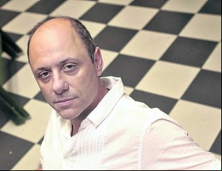 El novio de Julieta Ortega debutó con su programa de televisión