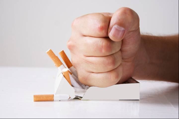 El cigarrillo y el sobrepeso son malos para todo el cuerpo humano, no solo para la espalda.