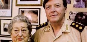 Cuando estalló el escándalo, Hebe de Bonafini fue a pedirle protección a César Milani