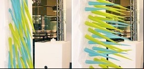 Crean una cortina de ducha que te echa cuando tardás mucho en bañarte