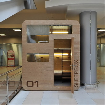 ¿Dormirías en una "caja" en un aeropuerto?