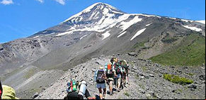 Los mapuches quieren que el volcán Lanín sea un lugar sagrado, Parques Nacionales lo analiza y hay polémica