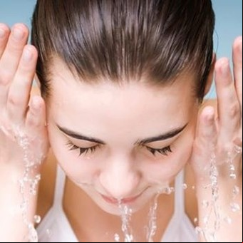 5 errores al lavar el rostro