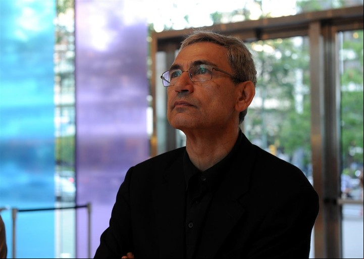 Crítico. El escritor turco Orhan Pamuk renueva sus cuestionamientos al gobierno de su país. Foto: EFE