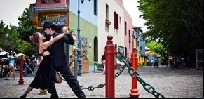 O bairro da Boca volta a ter suas cores originais