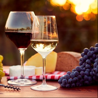 El placer de una copa: encuentros para disfrutar de un buen vino