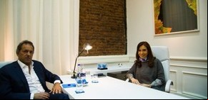 En medio de las denuncias por fraude y lavado, Cristina se mostró con Scioli