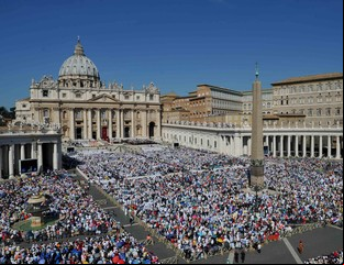 Ante 100 mil fieles, el Papa proclamó santa a la madre Teresa de Calcuta