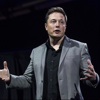 Elon Musk quiere que cada casa sea una planta de energía