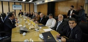 Triaca dijo que está en estudio un bono y se declaró "optimista" de que la CGT no haga paro