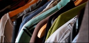 "Buena presencia": una universidad abrió un "ropero" para que los estudiantes vayan "presentables" a las entrevistas de trabajo