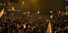 Miles de personas marchan en silencio por un #AcuerdoYa en Colombia