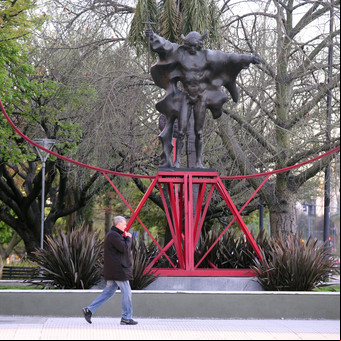 Colón en la Ciudad: entre el monumento de la polémica y otros tesoros “olvidados”