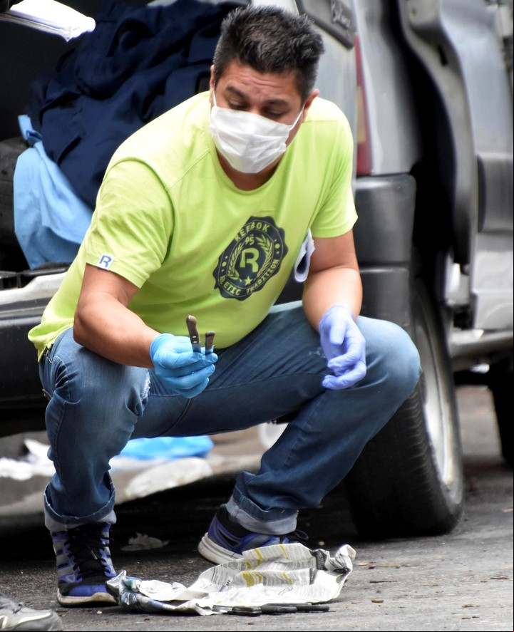 Un policía que era buscado desde hace tres días fue encontrado muerto hoy en el interior de su auto, en el centro de Córdoba. (Télam)