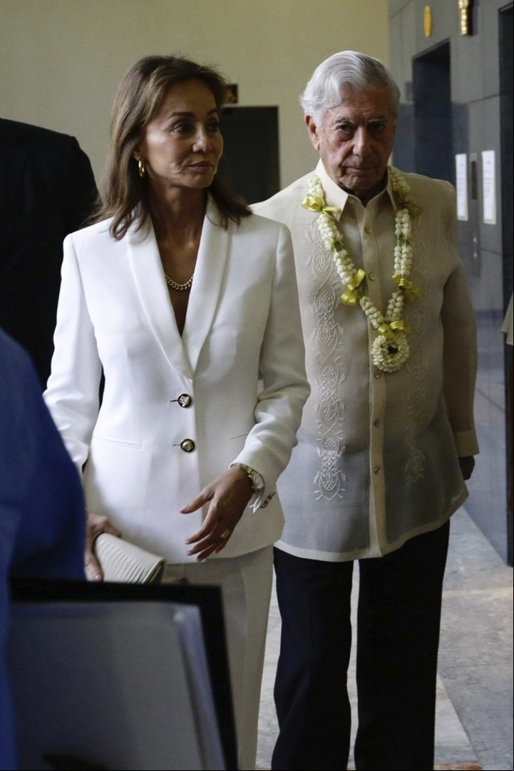 Una visita a Manila. De Mario vargas Llosa e Isabel Preysler. Foto EFE