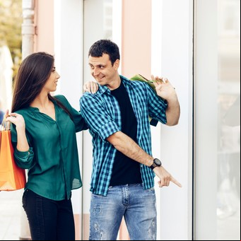 Fin del mito: no sólo las mujeres pueden ser adictas a las compras