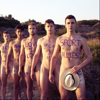 Remeros desnudos para luchar contra la homofobia