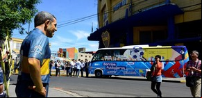 De la Bombonera al Monumental, el bus turístico que recorre estadios de fútbol
