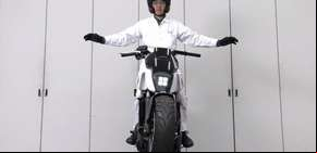 La moto que no se cae