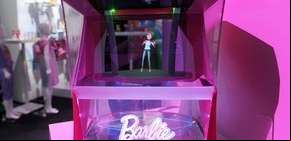 La nueva muñeca Hello Barbie es un holograma y puede hablar