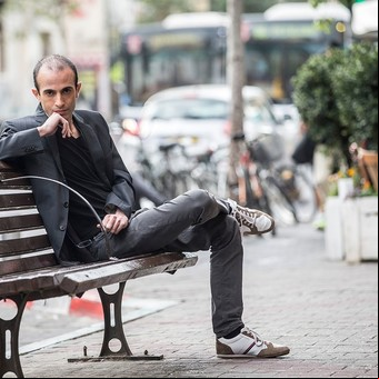 Yuval Noah Harari: “La IA permite una vigilancia total que acaba con cualquier libertad”