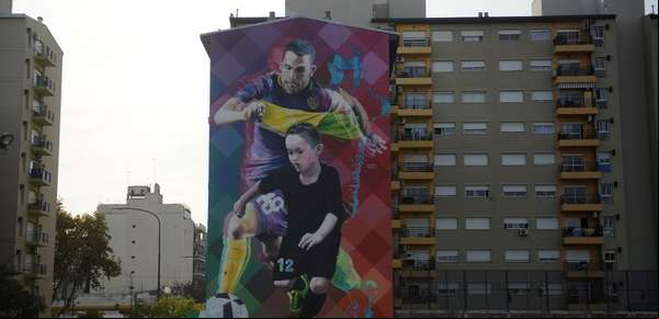 Arte callejero en La Boca: tras los hitos de largo un sueño