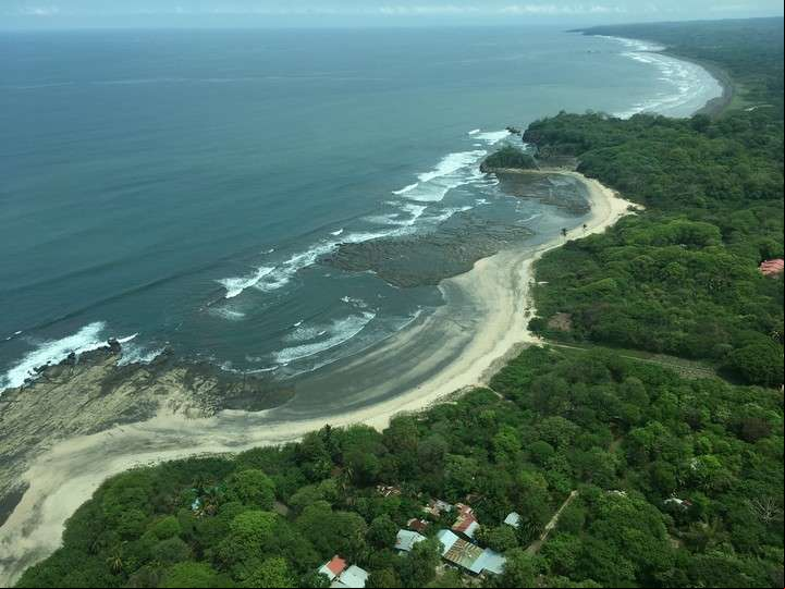 El bosque tropical y el océano Pacífico, en Nosara (PB/Viajes).