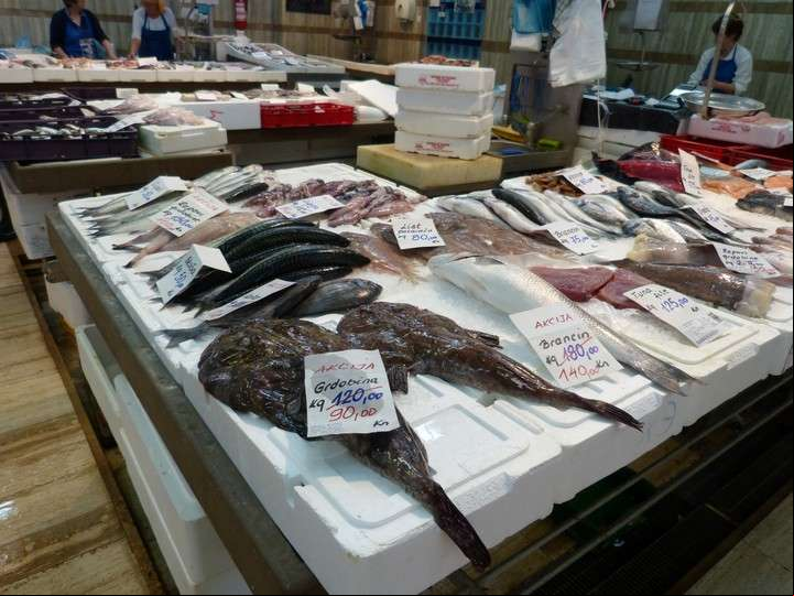 Pescados en el Mercado de Dolac, Zagreb, Croacia (GI/Viajes)