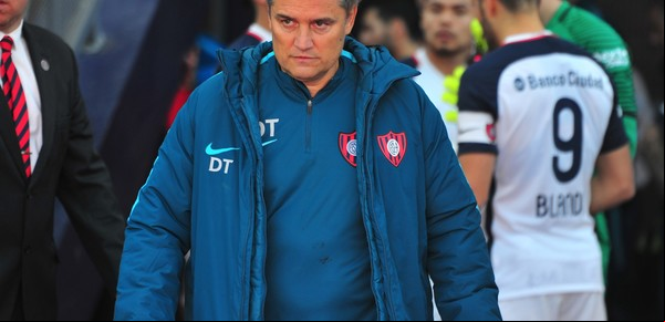 San Lorenzo le renovó el contrato a Diego Aguirre