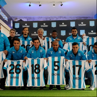 Superliga: Racing, una apuesta fuerte por el recambio