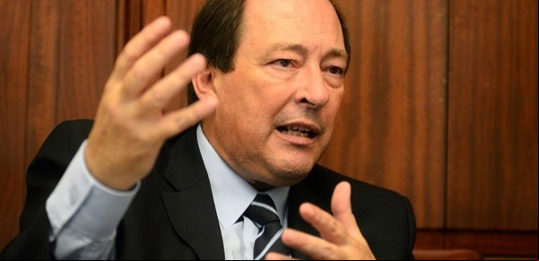 La ironía de Ernesto Sanz sobre la estrategia del FdT: "Pueden traer a Caruso Lombardi para que los salve del descenso"