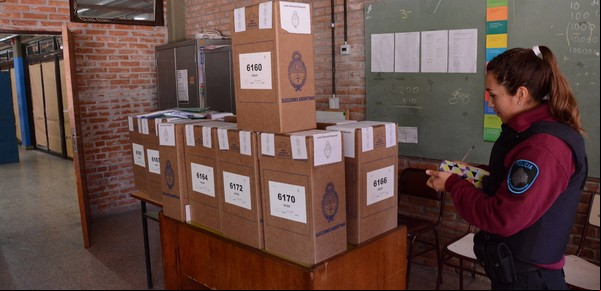 Nueva encuesta electoral en la Ciudad: lidera un radical y sorprende el marido de Pampita